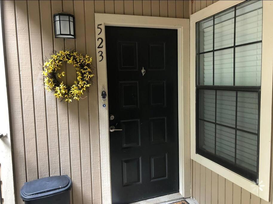 Lovely 1-Bedroom Rental Space With Free Parking Charlotte Exterior foto
